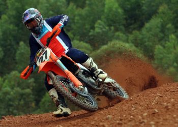 Canelinha abre a temporada do estadual de Velocross