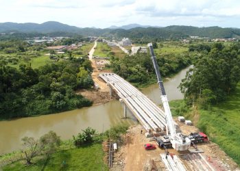 Obras na terceira ponte estão a todo vapor, em São João Batista