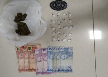 Homem tenta fugir da polícia, mas é pego com drogas, em Tijucas