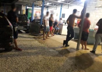 Polícia Militar flagra bar em funcionamento, em São João Batista