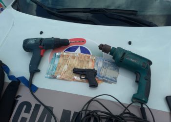 Adolescente é detido suspeito de roubar uma loja na BR-101, em Tijucas