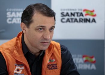 Governador prorroga restrição de convívio social por mais sete dias