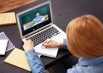 Plataforma digital para uso dos alunos da rede municipal de São João Batista já está disponível
