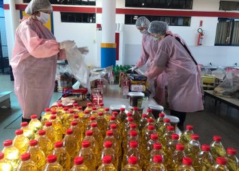 Kits de merenda escolar são destinados para famílias carentes, em São João Batista