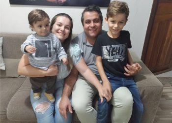 Casal de São João Batista cria projeto para aproximar famílias dos brinquedos lúdicos