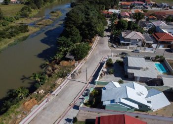 Canelinha conclui pavimentação da Rua Luiz Silva, no Centro