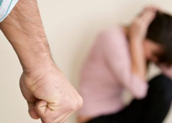Homem é preso em flagrante ao agredir esposa, em Canelinha