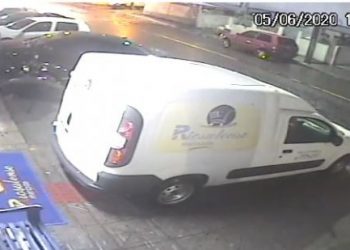 Policial civil salva bebê que se engasgou com alimento