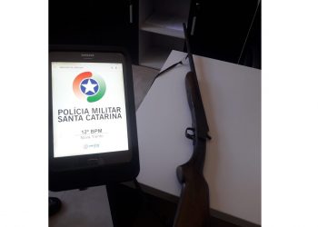 Suspeito de ameaçar familiares, homem é preso com arma de fogo, em Nova Trento