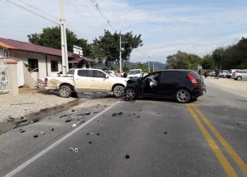 Três se ferem em acidente na SC-410, em São João Batista