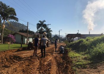 Canelinha inicia obra de pavimentação asfáltica no bairro Galera