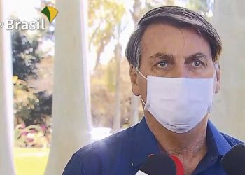 Presidente Jair Bolsonaro testa positivo para Covid-19