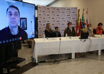 Presidente Bolsonaro sobrevoa Tijucas e garante apoio para reconstrução