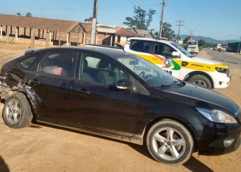 Homem fica ferido após colisão entre veículos, na rodovia SC-410, em Tijucas