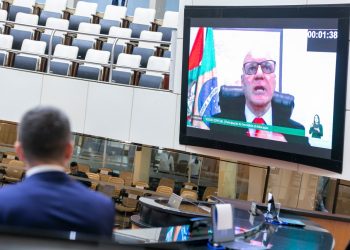 Secretário de Educação é questionado por deputados sobre retomada das aulas na rede privada