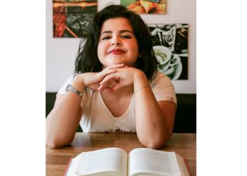 Professora escreve livro durante a pandemia