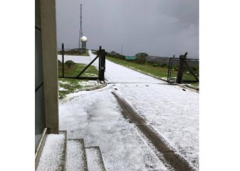 Forte chuva de granizo é registrada na serra catarinense nesta terça-feira