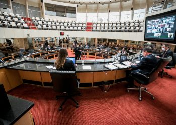 Moisés é absolvido no caso do reajuste dos procuradores e retorna ao cargo