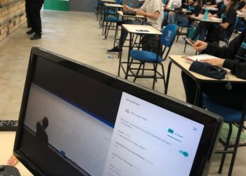 Tecnologia permite realizar aulas presenciais e virtuais simultaneamente