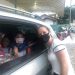 Natal Drive Thru da Apae emociona madrinhas e padrinhos, em São João Batista