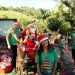 Pelas ruas de Canelinha, Papai Noel distribui presentes e mensagem natalina