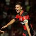 Campeão da Copinha pelo Flamengo, Dener se aposenta aos 23 anos, devido as constantes cirurgias
