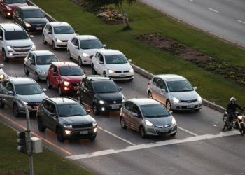 Pagamento parcelado de IPVA de veículos com placas final 1 vence no dia 11