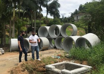 Prefeito Tiago Dalsasso visita obra de pavimentação da Rua José Moresco
