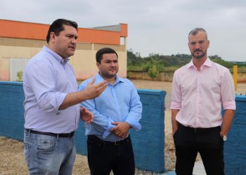 Após destinar recursos ao município, deputado estadual visita Canelinha