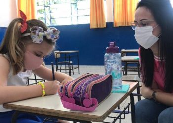 Escolas municipais de Canelinha recebem 600 alunos no retorno das aulas presenciais