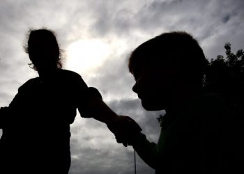 Homem tenta sequestrar criança ao lado da mãe, em Canelinha