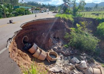 Cratera na SC-108 aumenta e prefeitura de São João Batista alerta para risco de interdição da rodovia