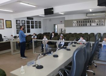 Estudantes conhecem o Poder Legislativo de São João Batista