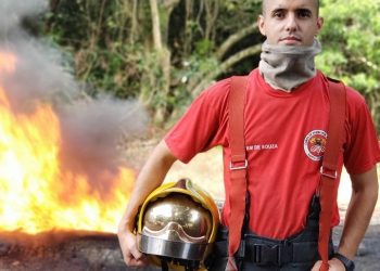 Bombeiro Militar de folga salva casal de idosos