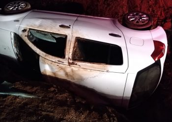 Motorista capota veículo em São João Batista