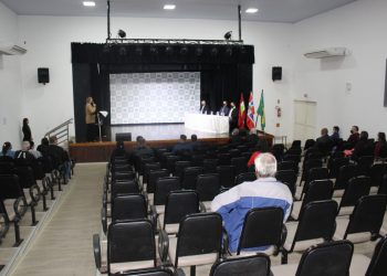 Moradores do Loteamento Francisco Machado, do Carmelo, recebem escrituras