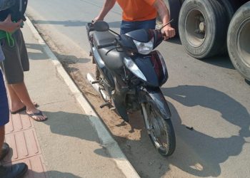 Duas motonetas batem em São João Batista