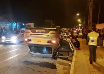 Dois veículos batem no bairro Tajuba II, em São João Batista