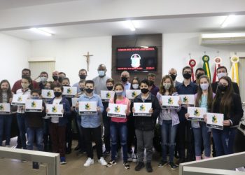 Legislativo batistense entrega certificados de Aluno Nota 10