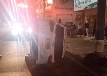 Três veículos se envolvem em acidente no Centro de São João Batista