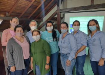 Diretoras de Canelinha passam por treinamento do Aprende Brasil
