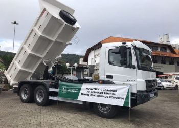 Nova Trento recebe caminhão caçamba para integrar frota