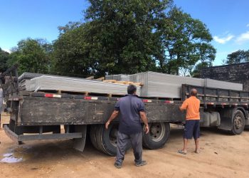 Canelinha faz entrega de material aos atingidos por temporal