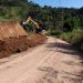 Nova Trento realiza alargamento de estrada no São Valentim