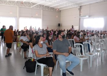 Canelinha promove palestra aos profissionais da educação