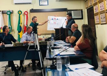 Na Câmara, prefeito de Major Gercino anuncia construção de creche