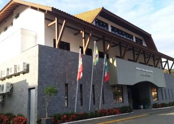 Servidores públicos de Nova Trento passam a receber reposição salarial