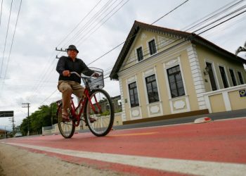 Após 40 anos, Avenida Beira-Rio recebe pavimentação asfáltica