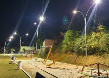 Secretaria de Infraestrutura reinstala iluminação na Praça do Timbezinho, em São João Batista