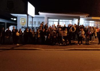 Manifestação em Major Gercino pede justiça por abuso sexual contra criança